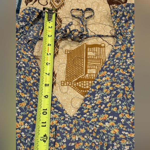 Sky And Sparrow Ditsy Open Back
Babydoll Dress - Picture 8 of 11